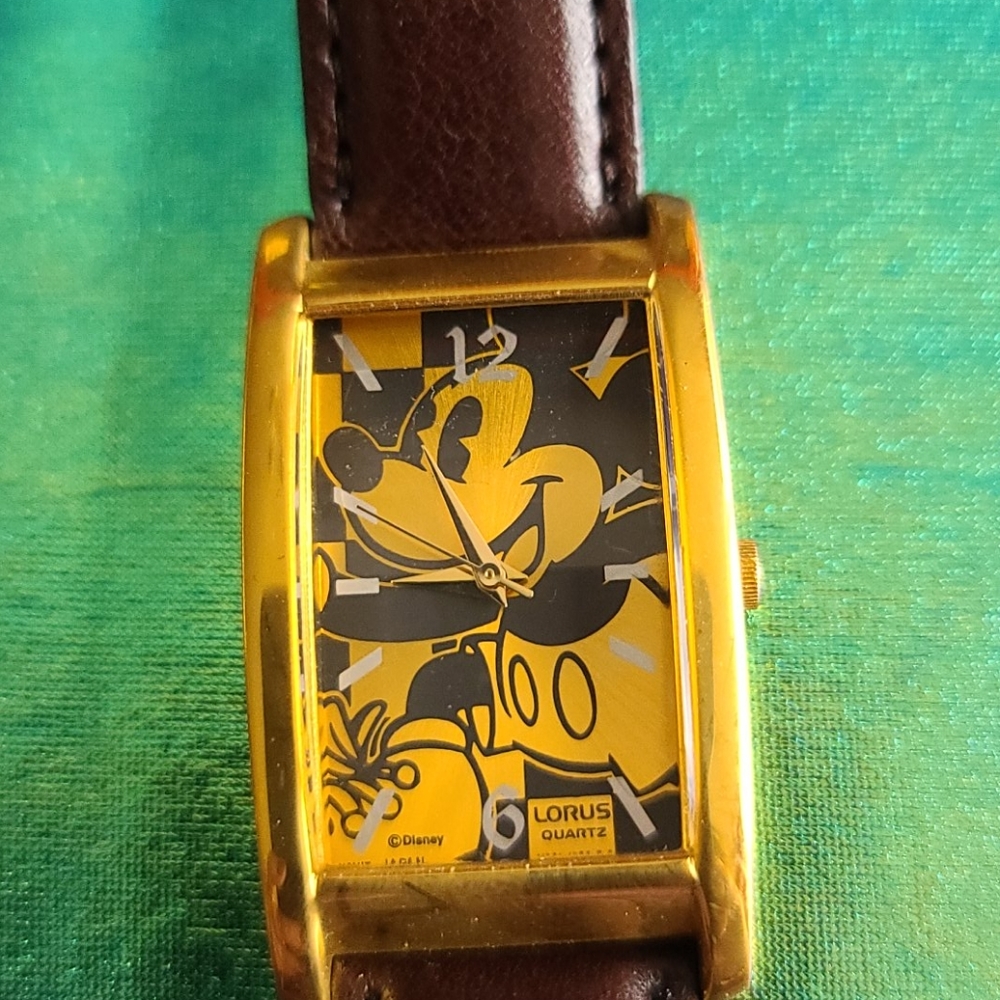 Watch - Picture 3 of 3